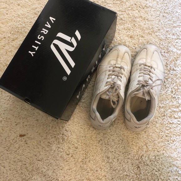 Varsity cheer shoes - Picture 1 of 3